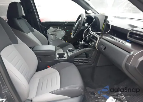 2025 Toyota Tacoma Trd Off Road z USA, uszkodzony, nr VIN 3TMLB5JN8SM092313